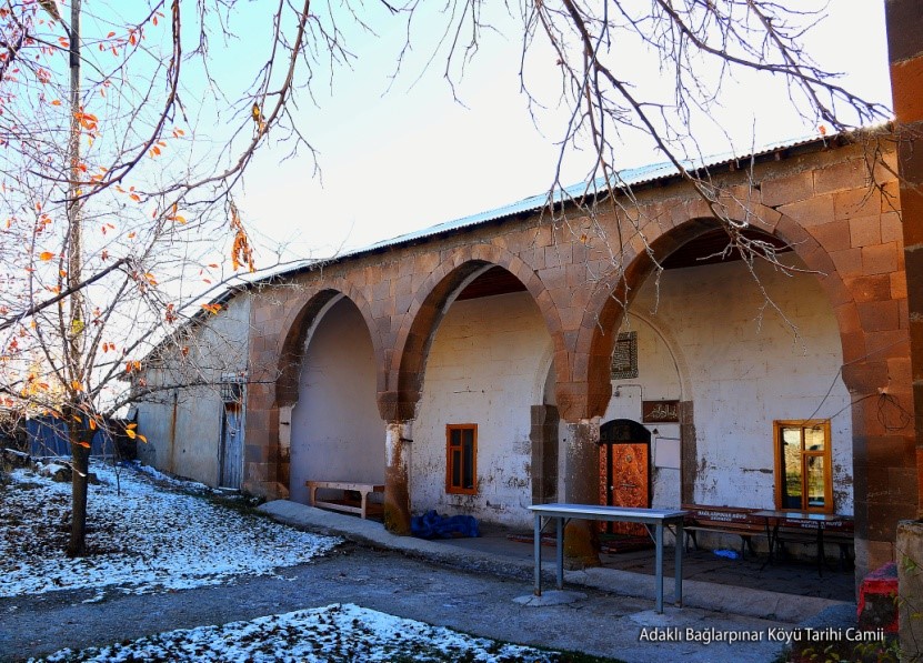 Adaklı Bağlarpınarı Köyü Tarihi Camii.jpg