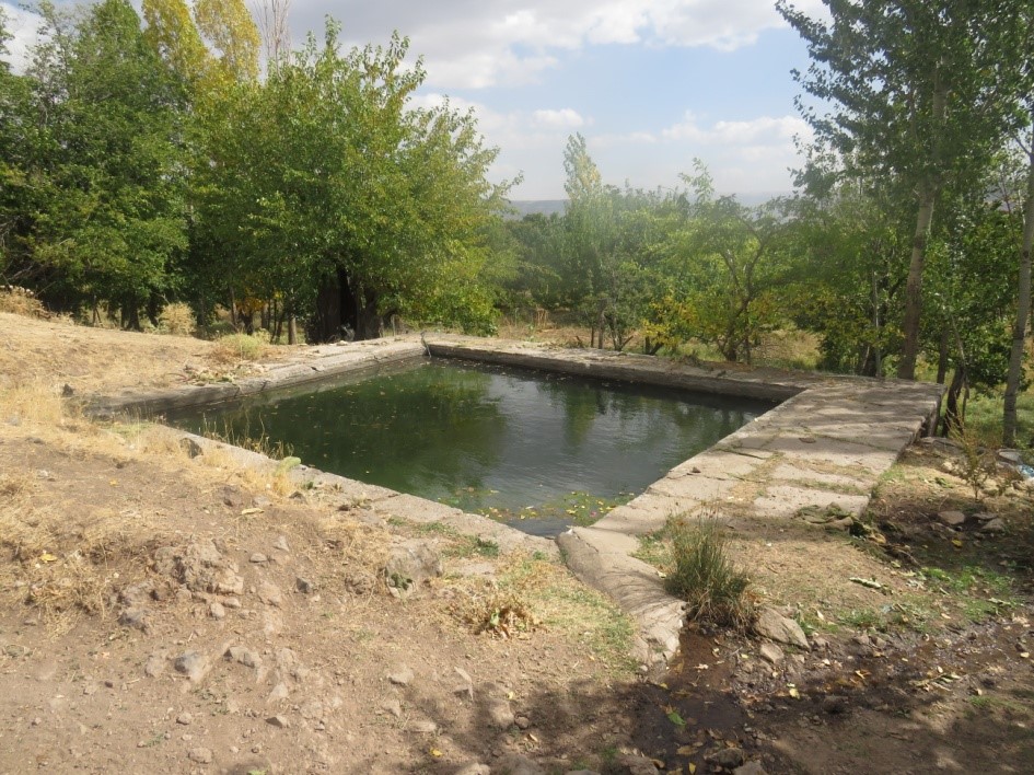 Adaklı Bağlarpınarı Köyü Tarihi Taş Havuz.jpg